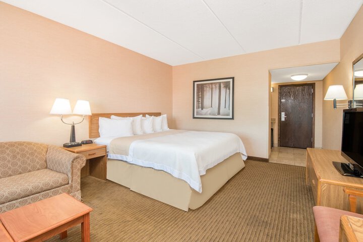 Room 6 of 23