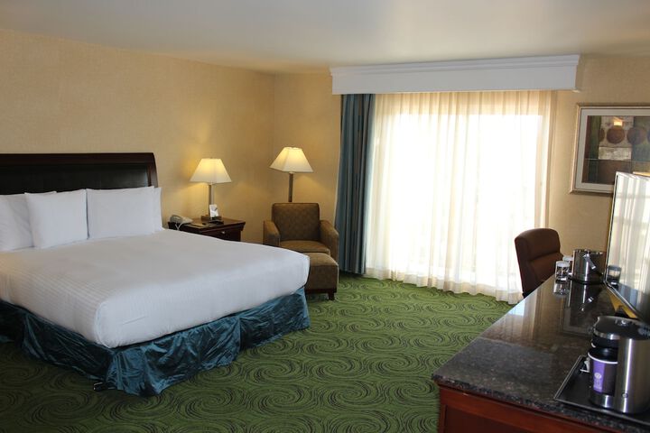 Room 33 of 39