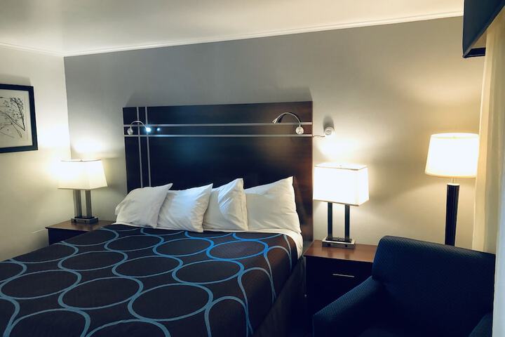 Room 18 of 33