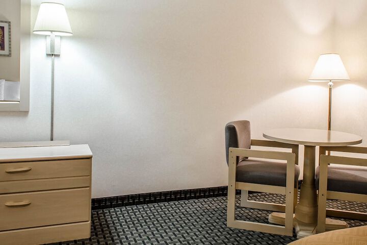 Room 21 of 27