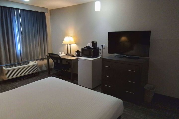 Room 16 of 28
