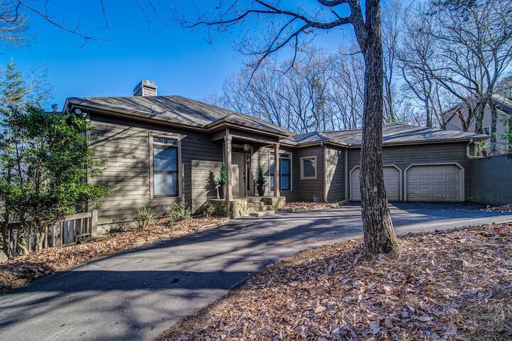Luxury Mountain Home in Big Canoe! Golf / Lake / EV / Game Room!