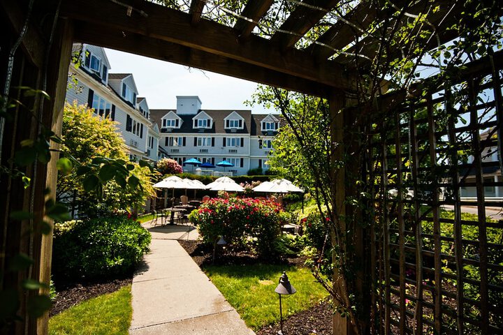 Hotel Exterior 34 of 36
