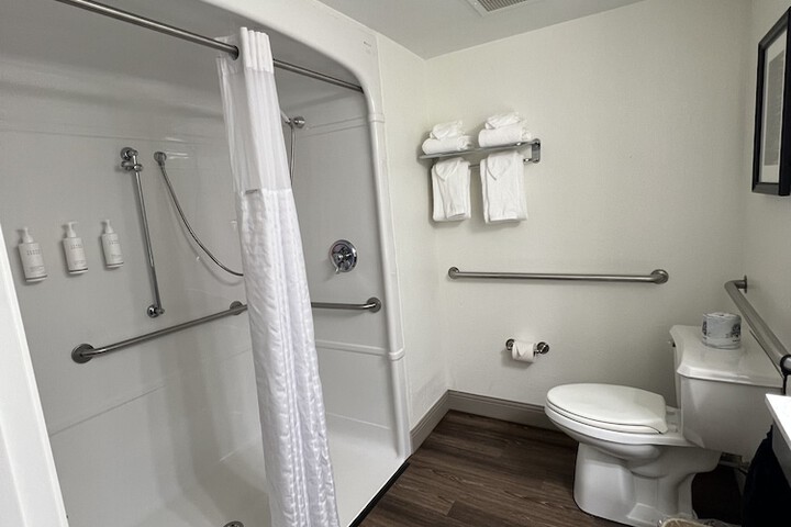 Room 33 of 51