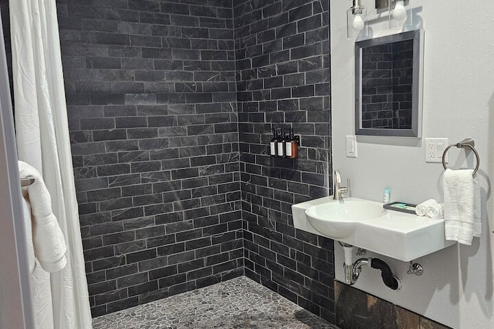 Room 15 of 26