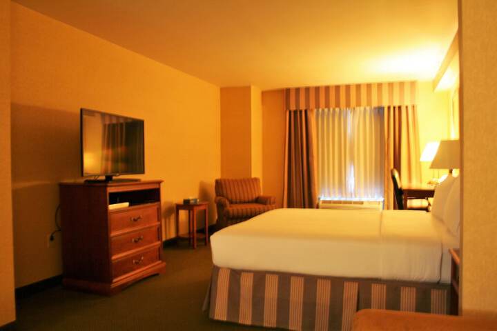 Room 21 of 37