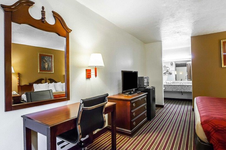 Room 13 of 22
