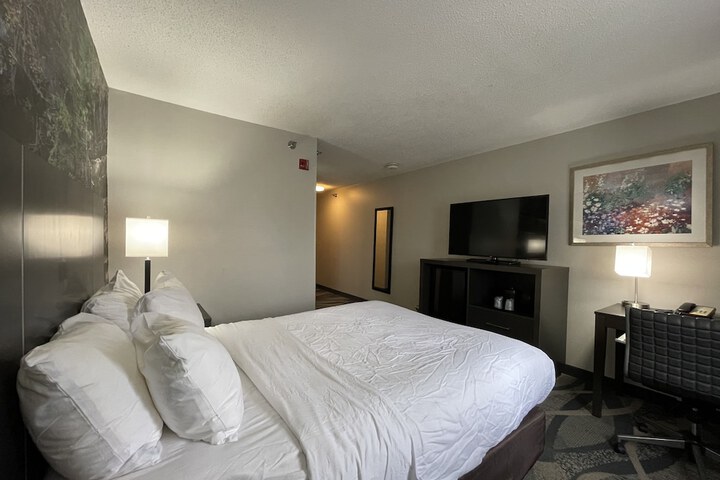 Room 10 of 56