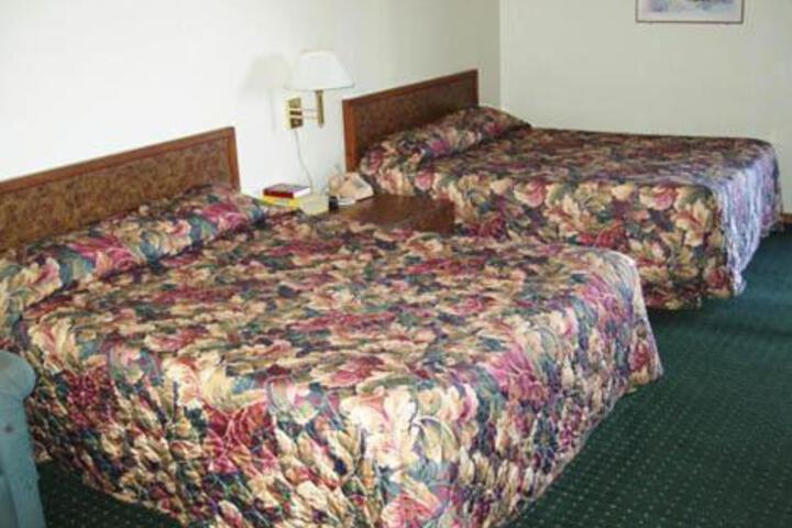 Towne and Country Motel