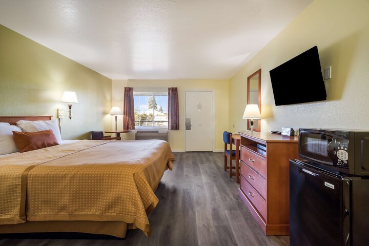 Room 17 of 30