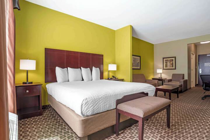Room 33 of 52