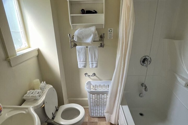 Room 18 of 61