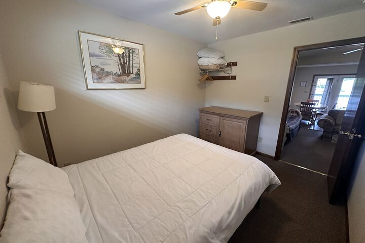 Room 82 of 299