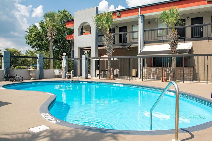 Pool 4 of 24
