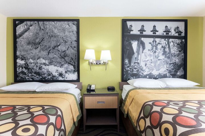Room 12 of 20