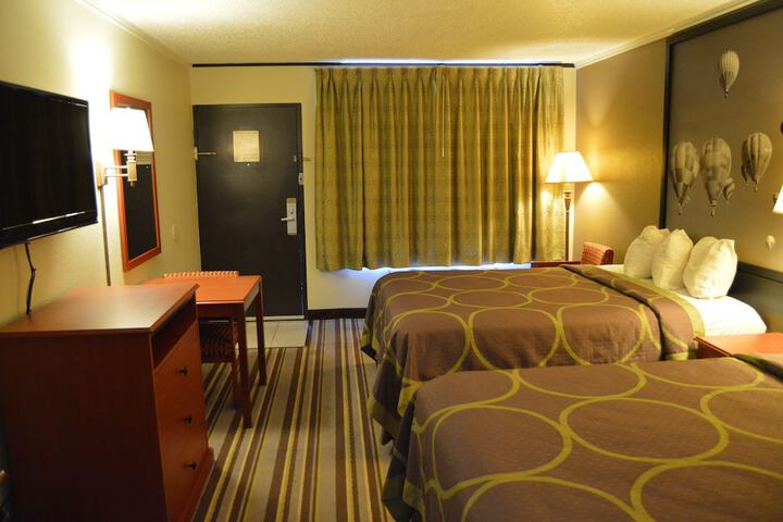 Super 8 by Wyndham Longview / North