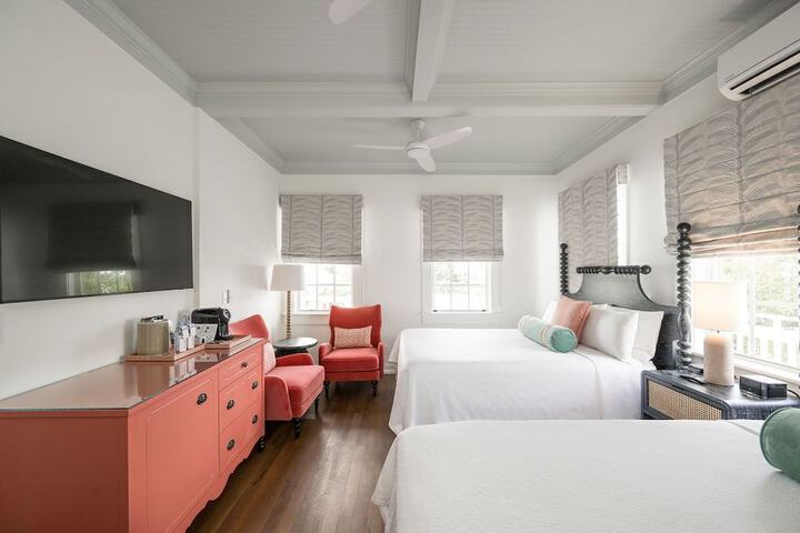 Room 25 of 32