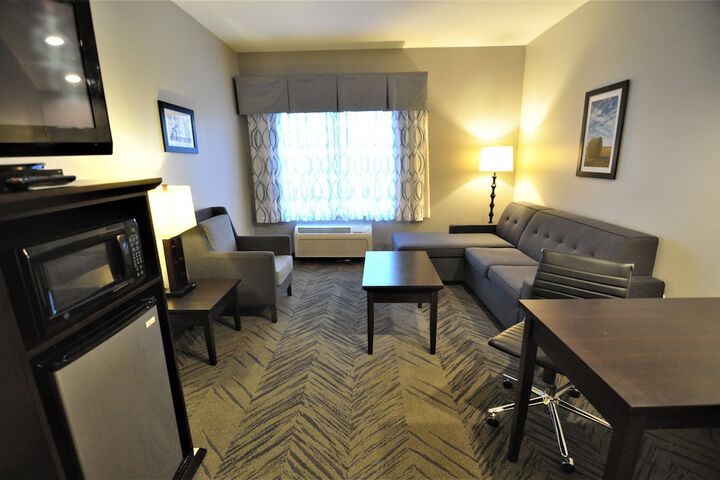 Room 10 of 36