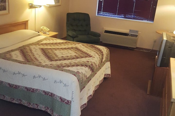 Chicaugon Lake Inn