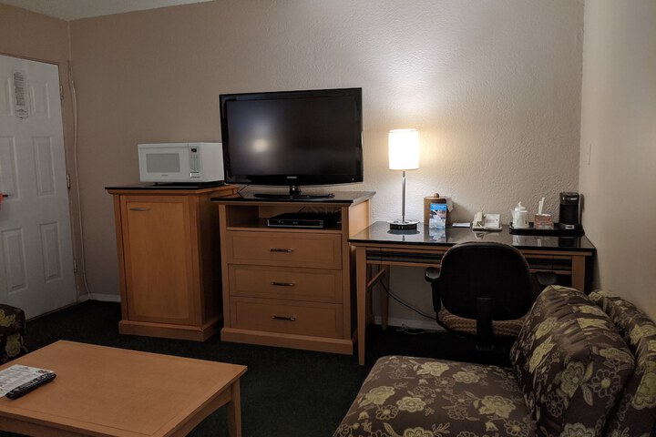 Room 16 of 39