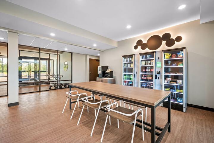 Echo Suites Extended Stay by Wyndham Naples