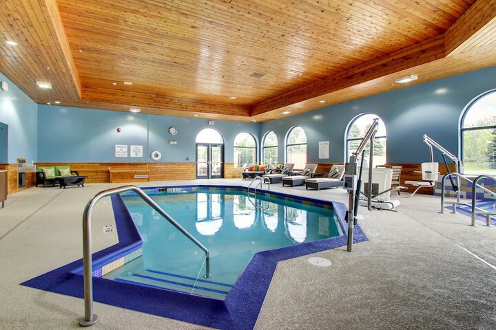 Holiday Inn Express & Suites Aurora - Naperville by IHG