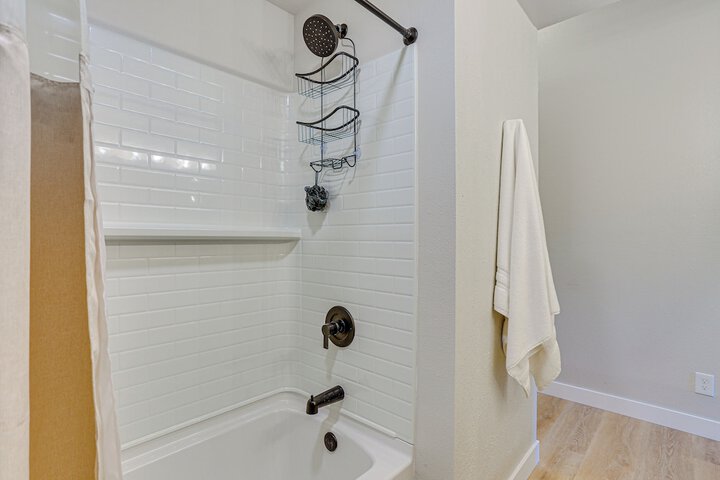 1 Mi to Dtwn: Condo w / Pool Access in Castle Rock
