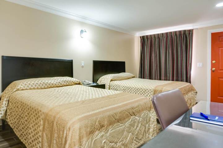 Room 6 of 82
