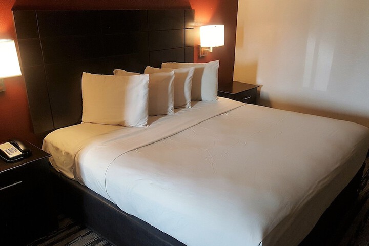 Room 10 of 15