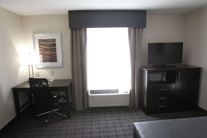Room 28 of 71