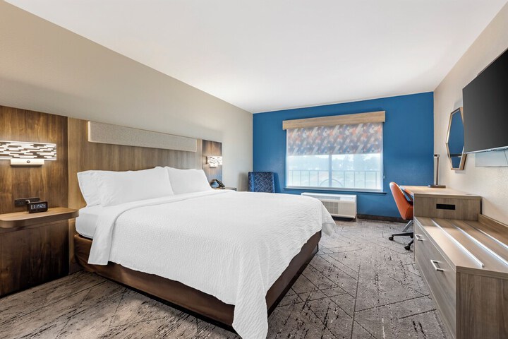 Room 14 of 28