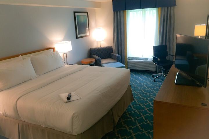 Room 17 of 39