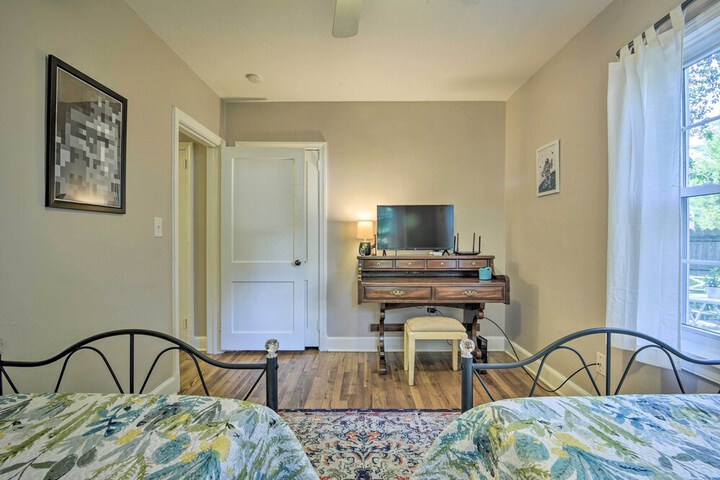 Bright Home w / Yard in Historic Fuquay-varina!