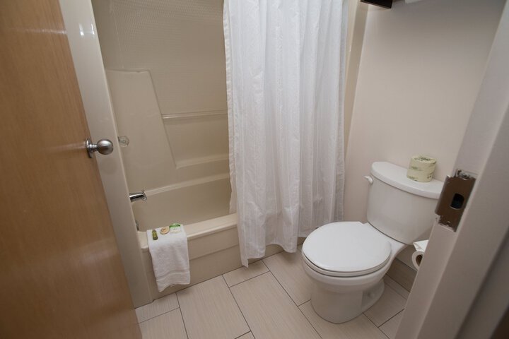 Room 26 of 105