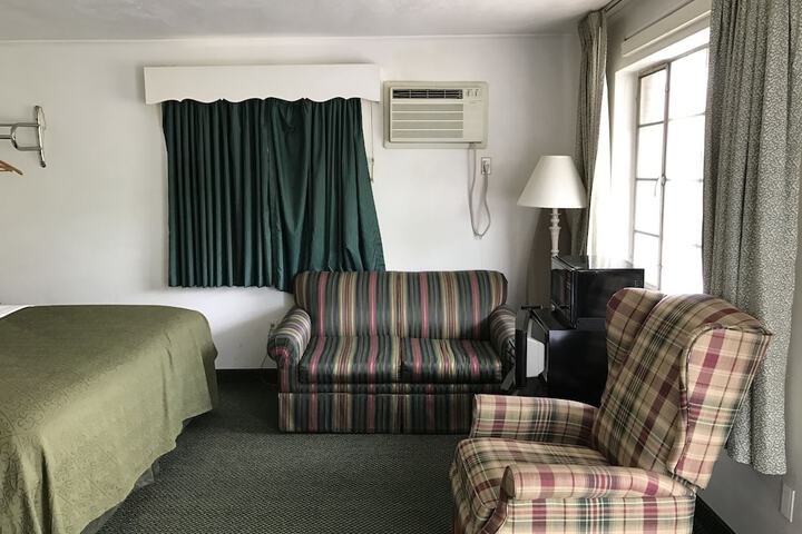 Room 52 of 111