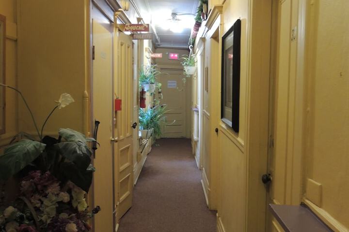 Ballroom/Hall 18 of 21