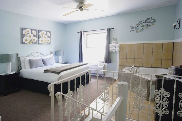 Room 104 of 153