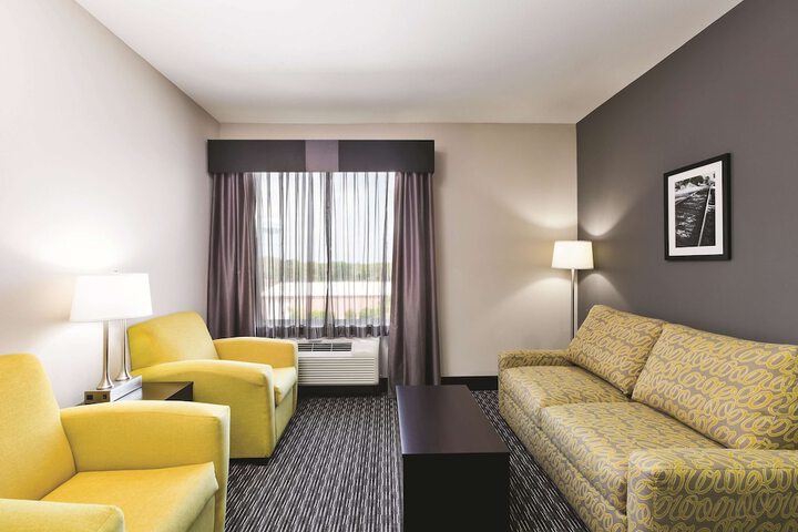 Room 32 of 62