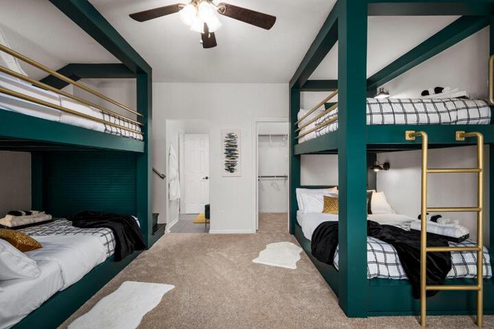 Upscale 4BR Cypress Home w Pool Hot Tub, Theater, Sleeps 20