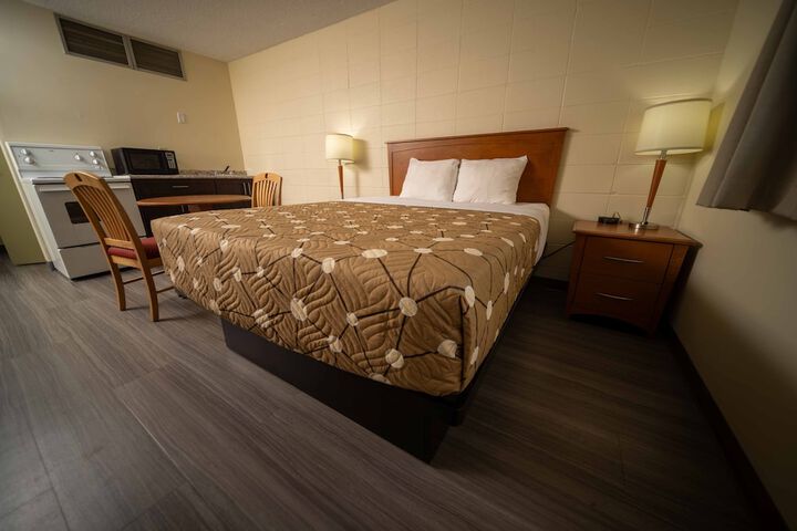 Room 43 of 82