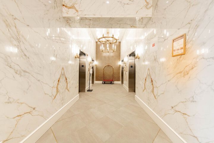 Ballroom/Hall 49 of 56