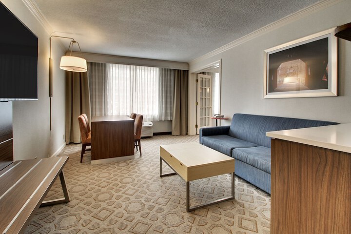 Room 35 of 53