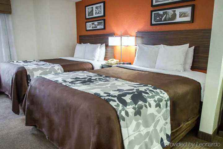 SLEEP INN & SUITES RIVERFRONT