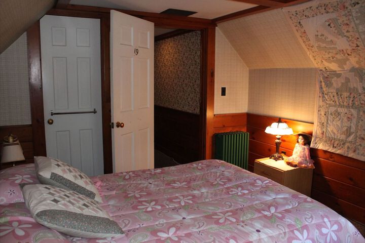 Room 19 of 32