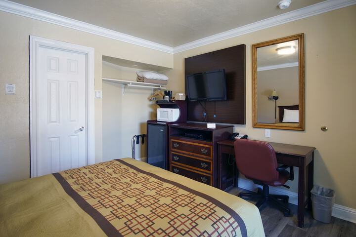 Room 56 of 90