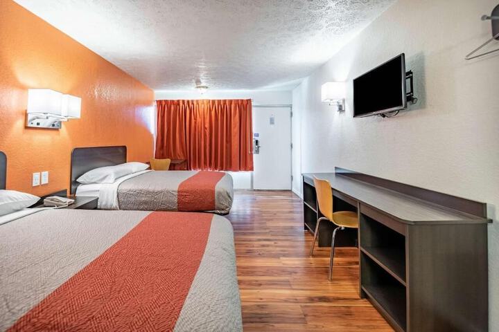 Room 15 of 23
