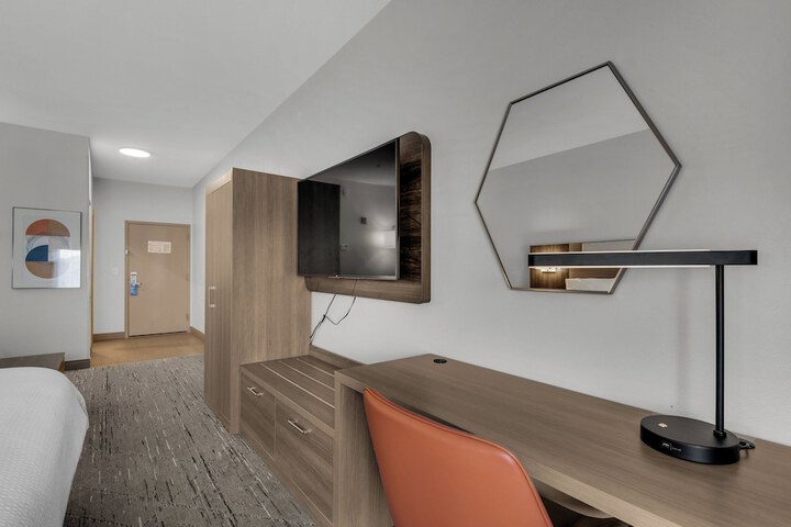 Room 36 of 94