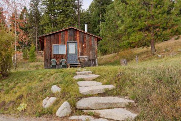 Cosmos Cabin