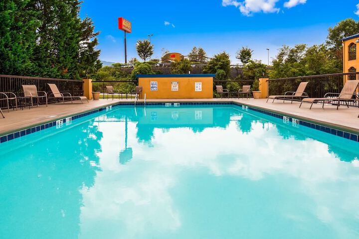 Pool 2 of 12