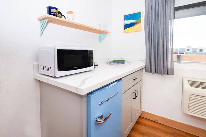 Room 12 of 27